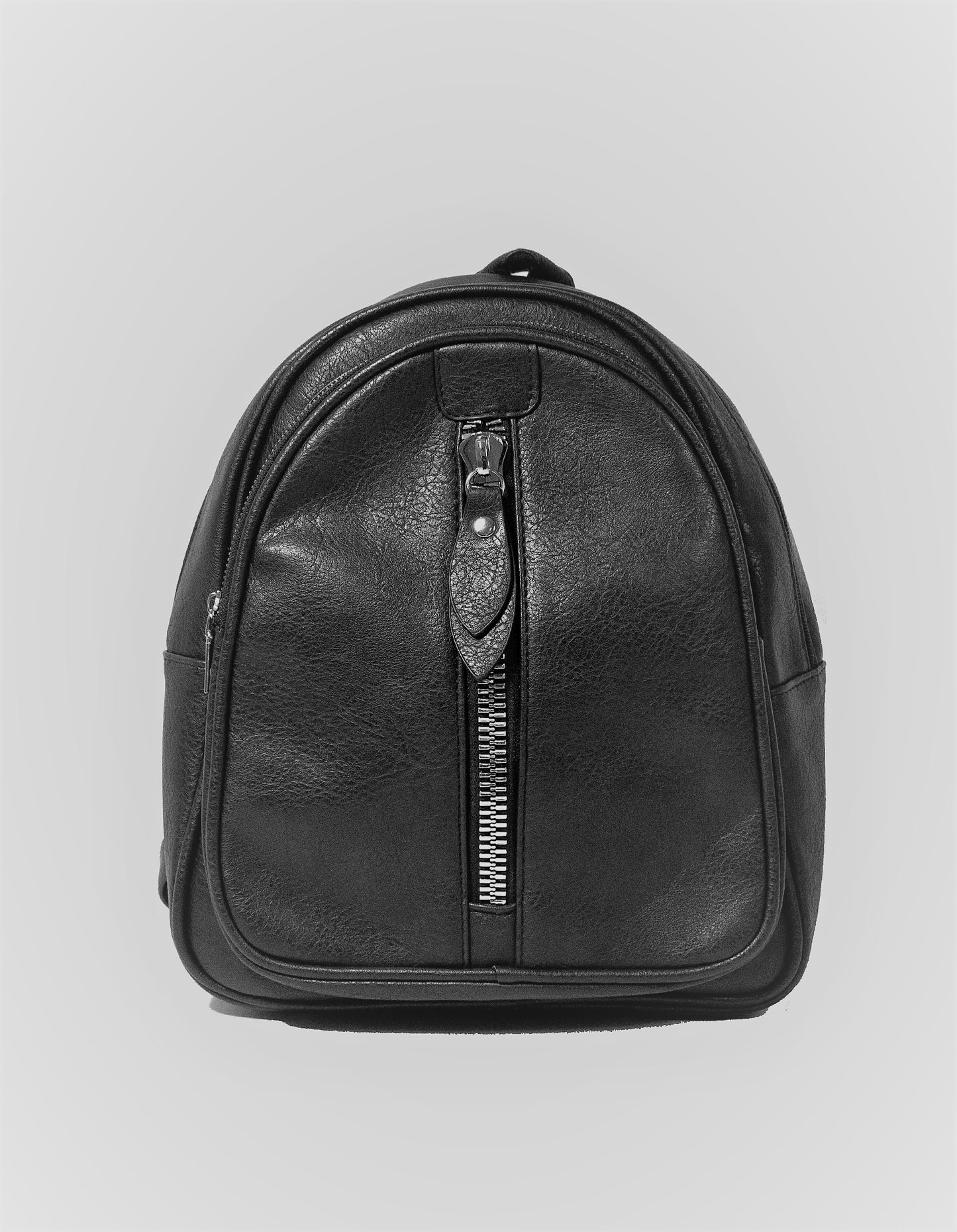 Zaino zip verticale e tasca frontale