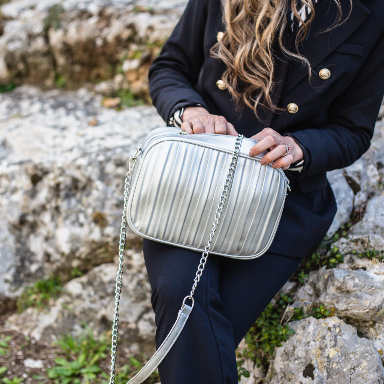 Minibag con tracolla effetto crespo